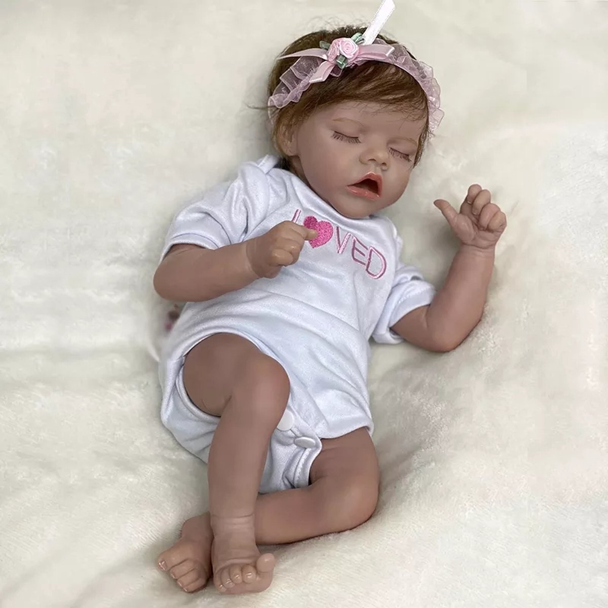 Reborn baby pop Chloe - 46 cm - Meisje met pyjama en speen - Soft vinyl - Levensechte babypop - In doos